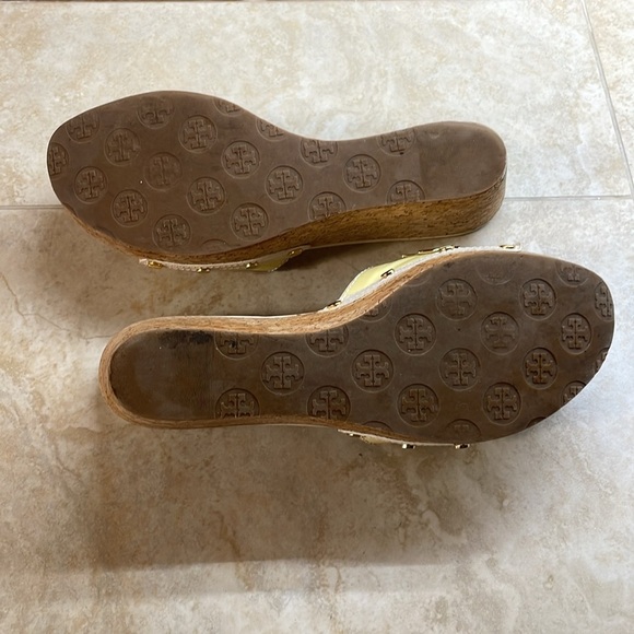 Tory Burch Wedge Sandals Platform Patent Leather Cork Yellow Size 10 M - Picture 9 of 16